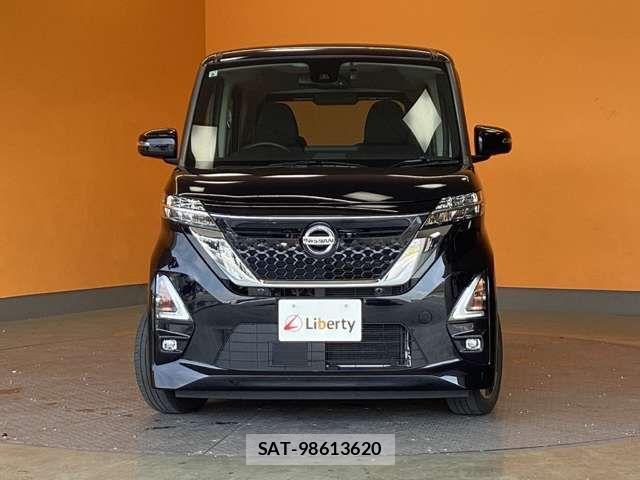 Nissan ROOX 2021-09 8368466-8