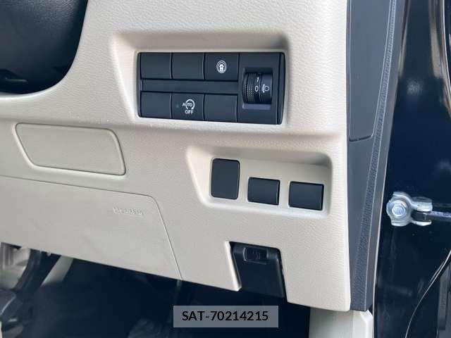 Nissan ROOX 2021-10 8368487-2