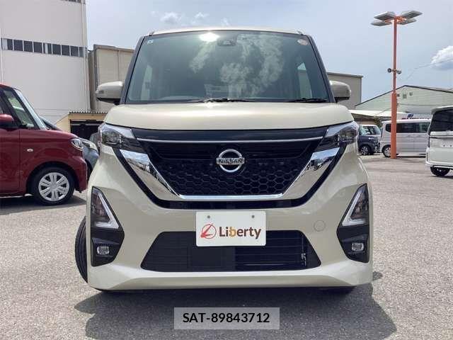 Nissan ROOX 2021-09 8368436-4