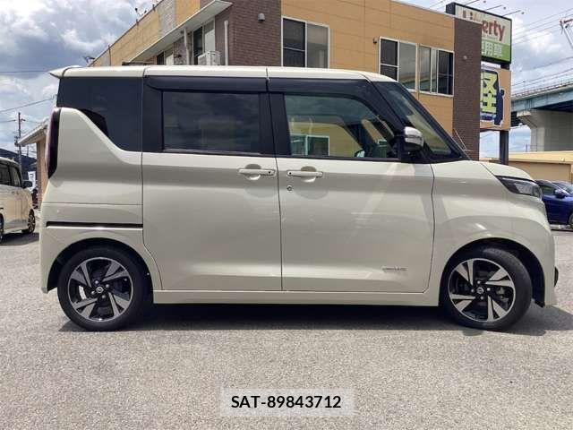 Nissan ROOX 2021-09 8368436-6