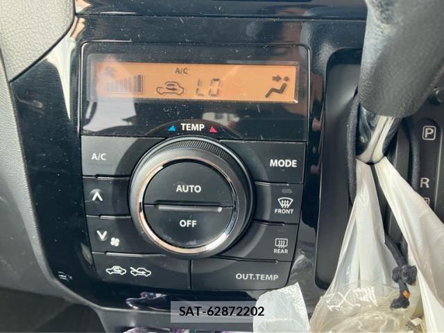 Nissan ROOX 2013-02 8368493-19