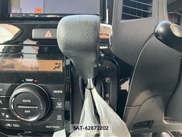 Nissan ROOX 2013-02 8368493-21