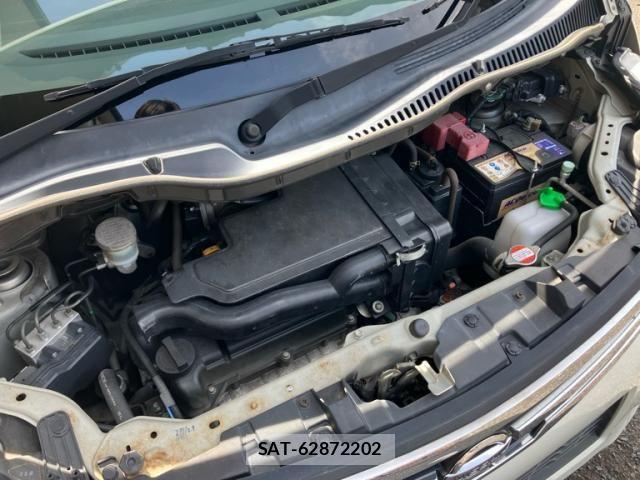 Nissan ROOX 2013-02 8368493-23