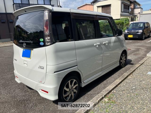 Nissan ROOX 2013-02 8368493-4