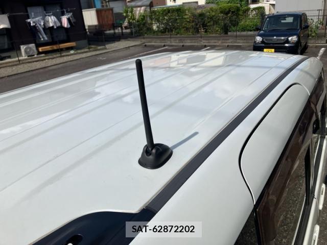Nissan ROOX 2013-02 8368493-5