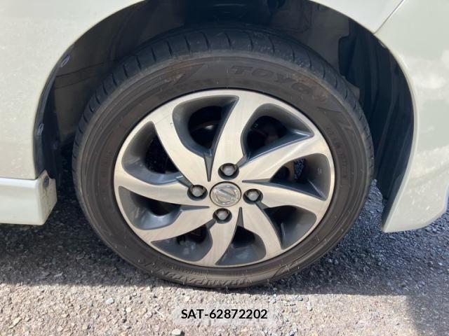 Nissan ROOX 2013-02 8368493-6