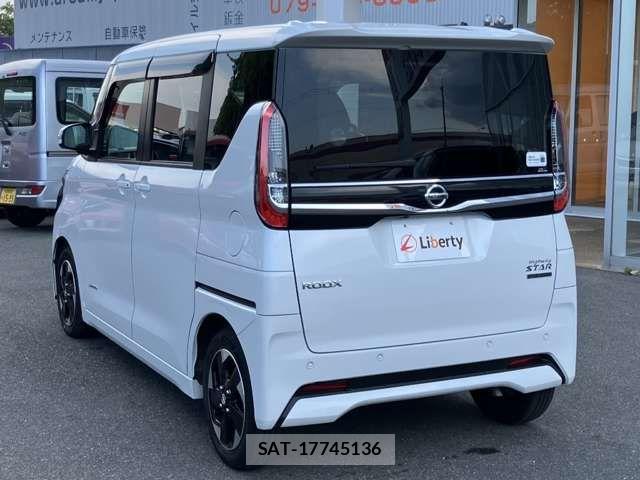 Nissan ROOX 2022-04 8368445-9