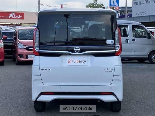Nissan ROOX 2022-04 8368445-8