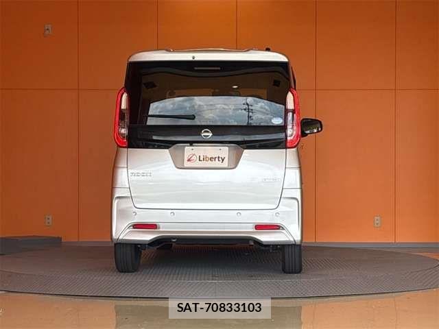 Nissan ROOX 2021-10 8368482-12