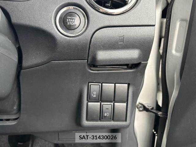 Nissan ROOX 2011-09 8368494-12