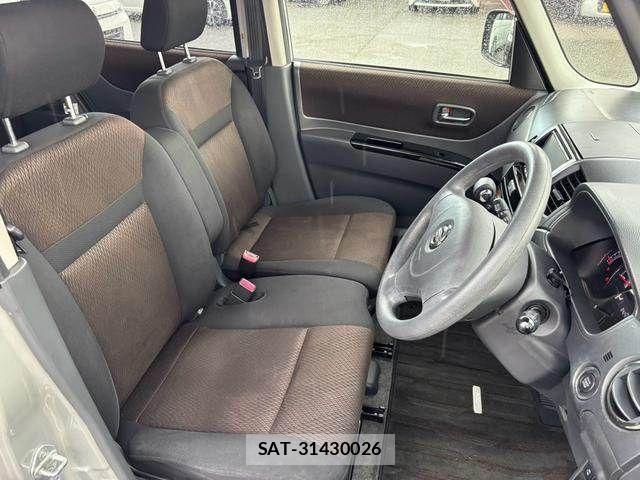 Nissan ROOX 2011-09 8368494-14