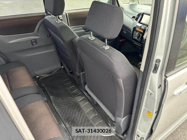 Nissan ROOX 2011-09 8368494-15
