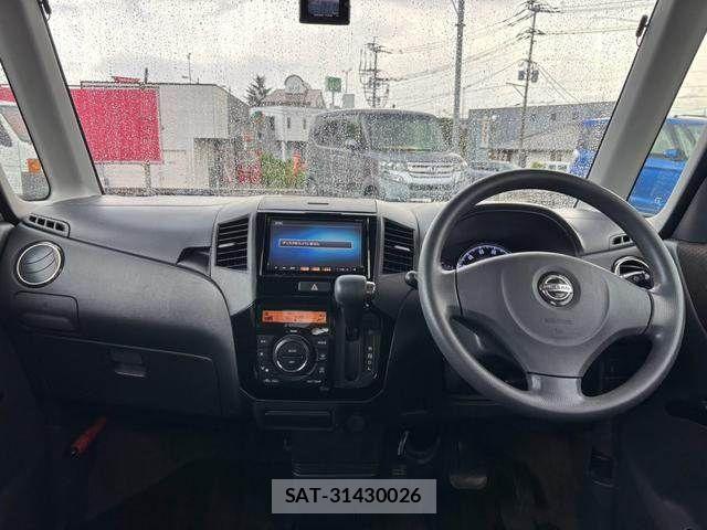 Nissan ROOX 2011-09 8368494-8