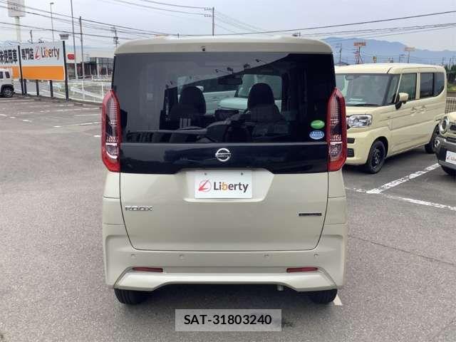 Nissan ROOX 2020-12 8368465-17