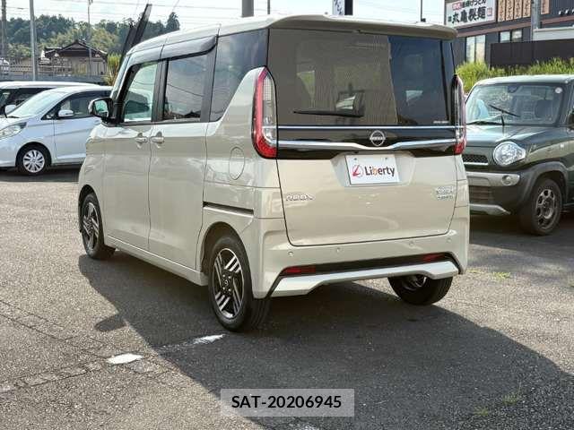 Nissan ROOX 2023-12 8368418-15
