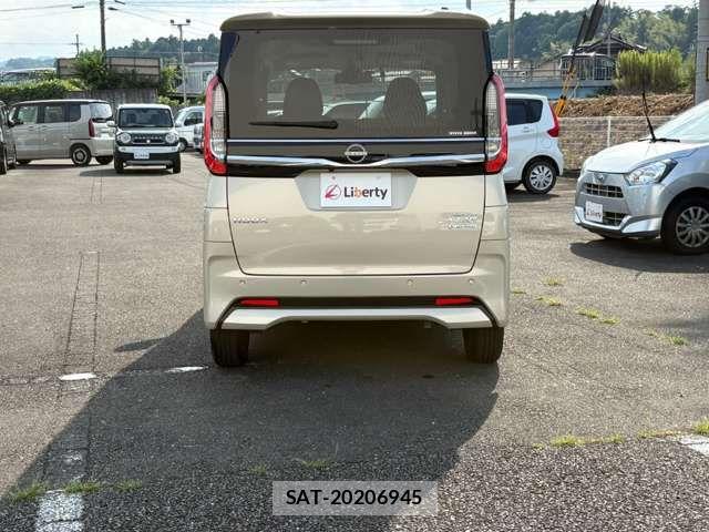 Nissan ROOX 2023-12 8368418-16