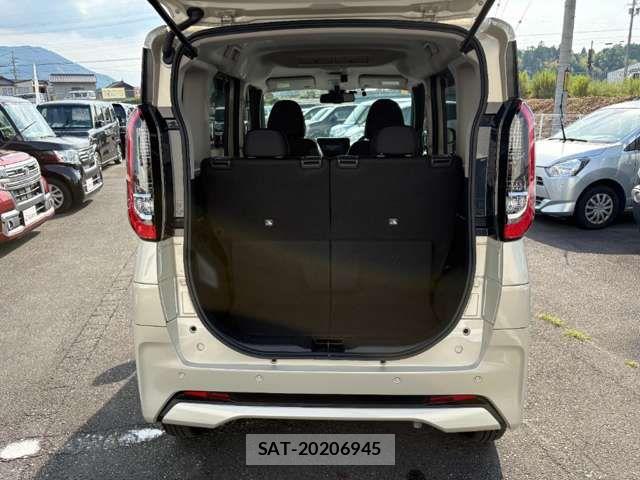 Nissan ROOX 2023-12 8368418-18