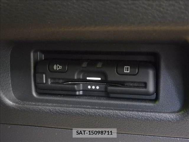 Nissan ROOX 2022-03 8368455-6