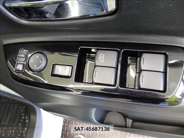 Nissan ROOX 2023-05 8368416-19