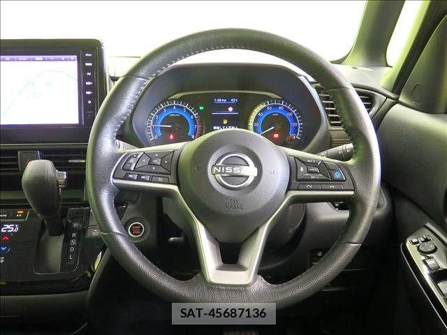 Nissan ROOX 2023-05 8368416-8