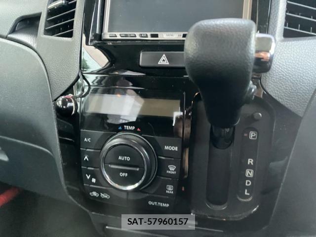 Nissan ROOX 2011-08 8368496-11