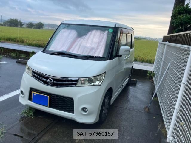 Nissan ROOX 2011-08 8368496-1