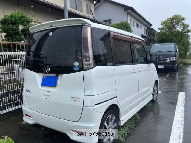 Nissan ROOX 2011-08 8368496-4