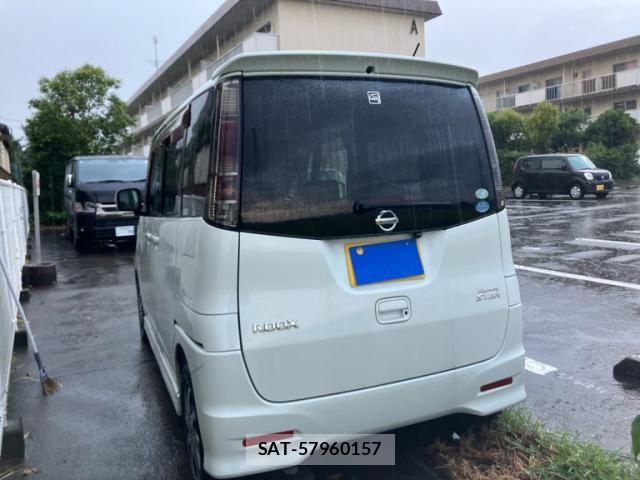 Nissan ROOX 2011-08 8368496-5
