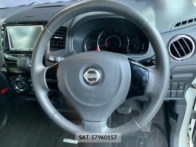Nissan ROOX 2011-08 8368496-8