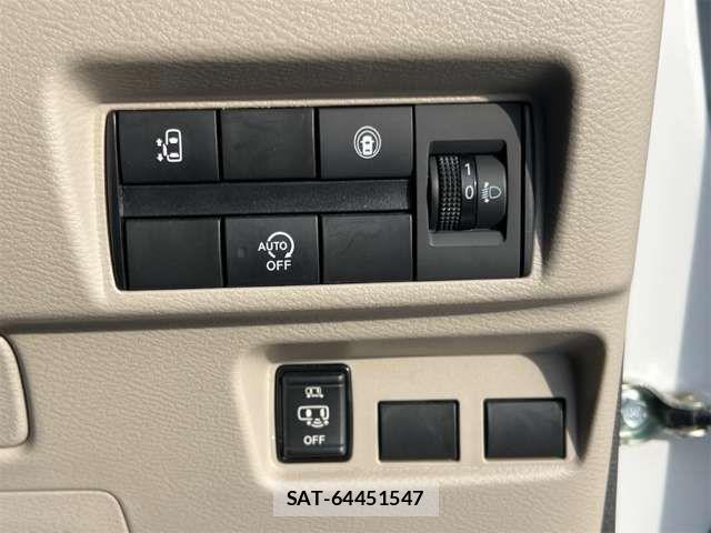Nissan ROOX 2022-07 8368471-6
