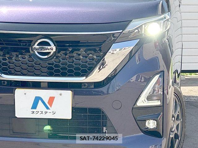Nissan ROOX 2020-05 8368428-12