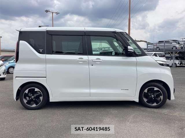 Nissan ROOX 2021-03 8368459-9