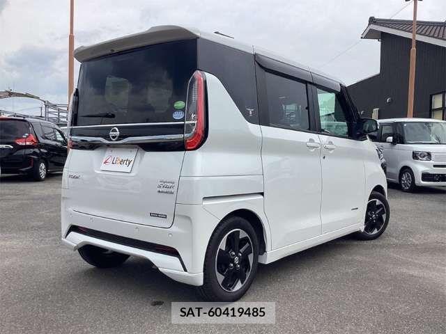 Nissan ROOX 2021-03 8368459-4