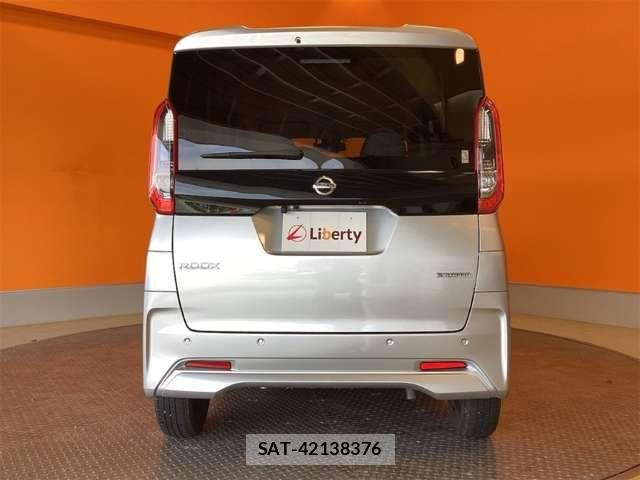 Nissan ROOX 2023-03 8368458-11