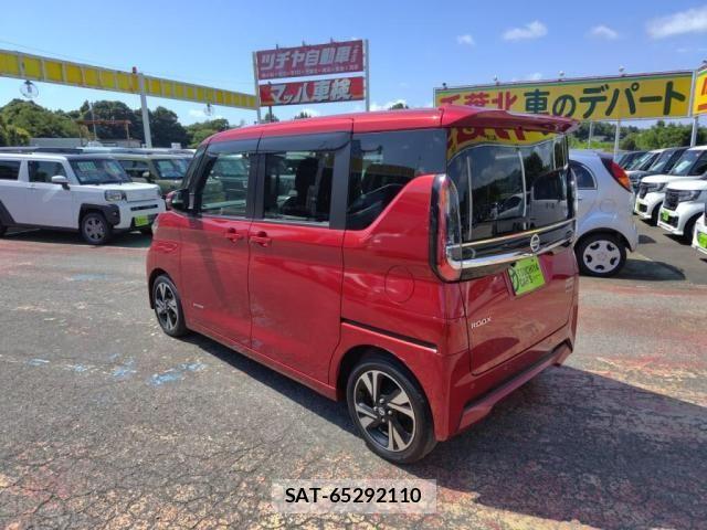 Nissan ROOX 2021-09 8368461-11