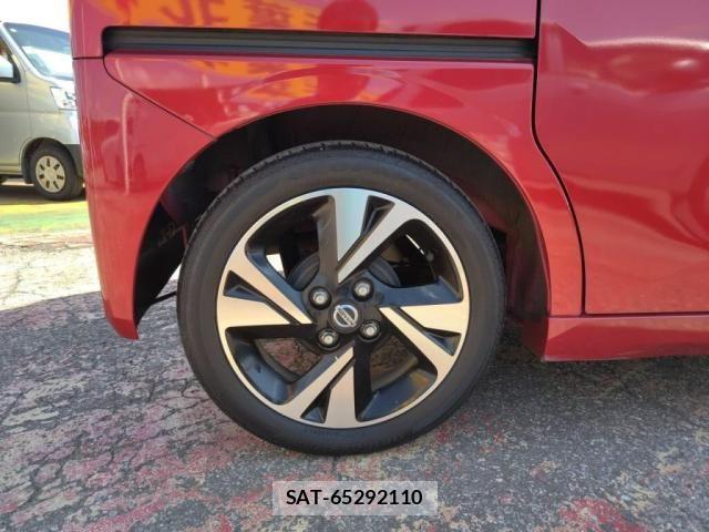 Nissan ROOX 2021-09 8368461-26