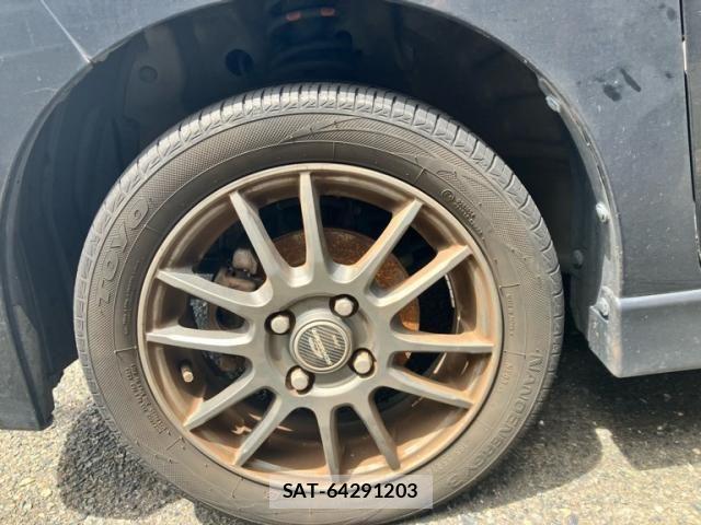 Nissan ROOX 2011-12 8368497-9