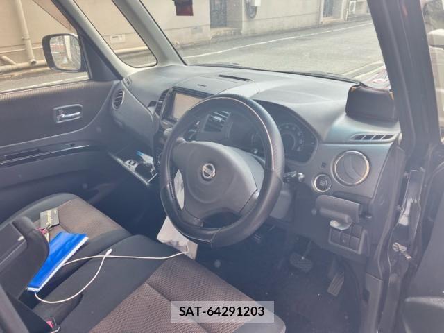 Nissan ROOX 2011-12 8368497-12