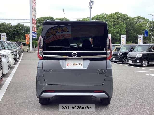 Nissan ROOX 2022-07 8368425-10