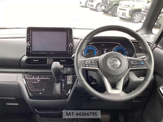 Nissan ROOX 2022-07 8368425-1