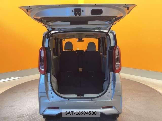 Nissan ROOX 2022-03 8368488-14