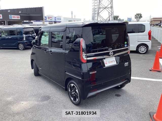 Nissan ROOX 2021-03 8368424-9