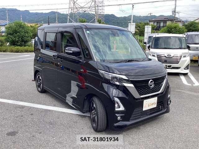 Nissan ROOX 2021-03 8368424-5