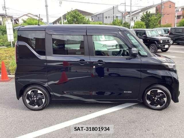 Nissan ROOX 2021-03 8368424-6