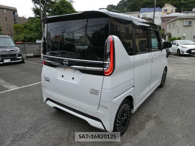 Nissan ROOX 2024-02 8368419-4