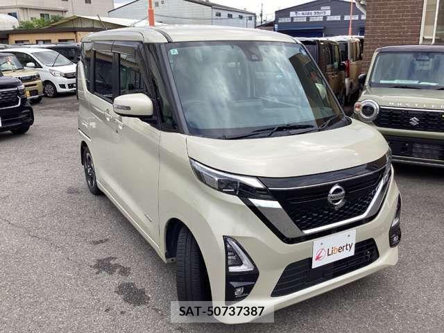 Nissan ROOX 2022-03 8368476-8
