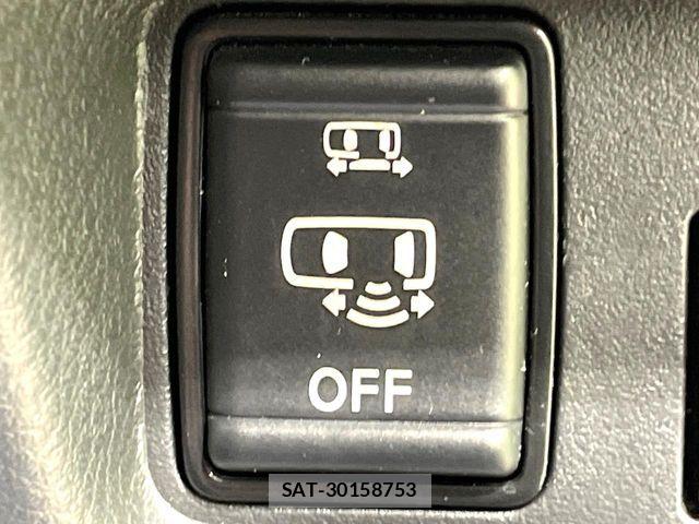 Nissan ROOX 2021-10 8368429-3