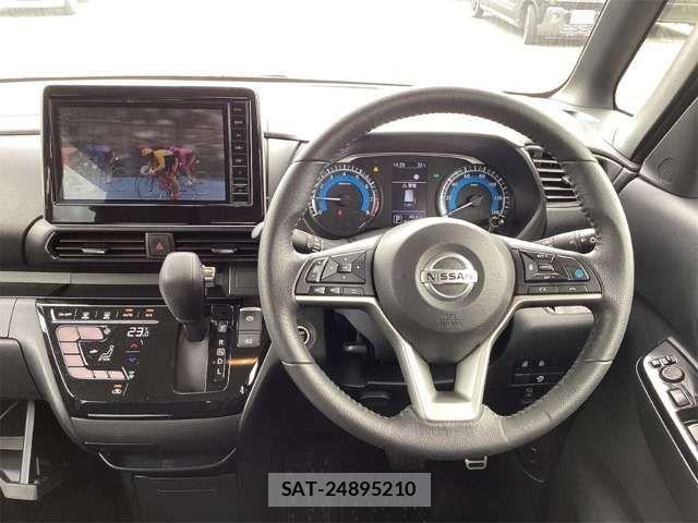 Nissan ROOX 2022-11 8368432-1