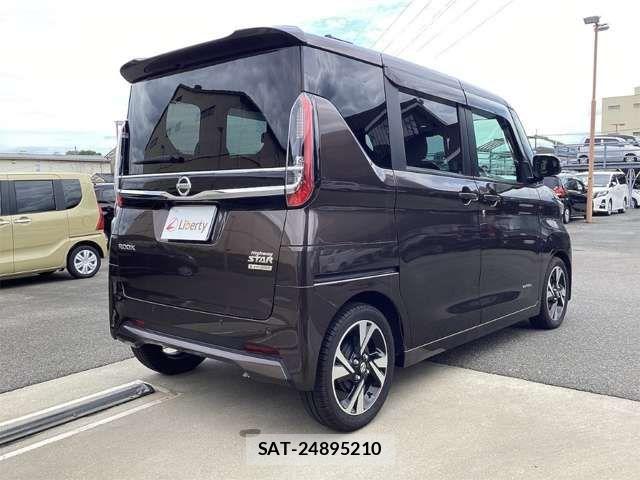 Nissan ROOX 2022-11 8368432-6