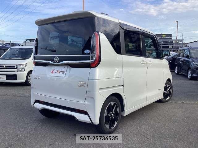 Nissan ROOX 2021-07 8368435-7